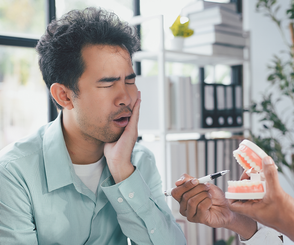 What are Symptoms of Mandibular Reconstruction Surgery?